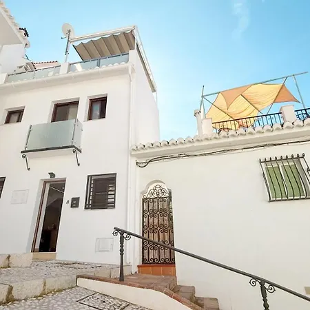 Casa Lourdes Raya *